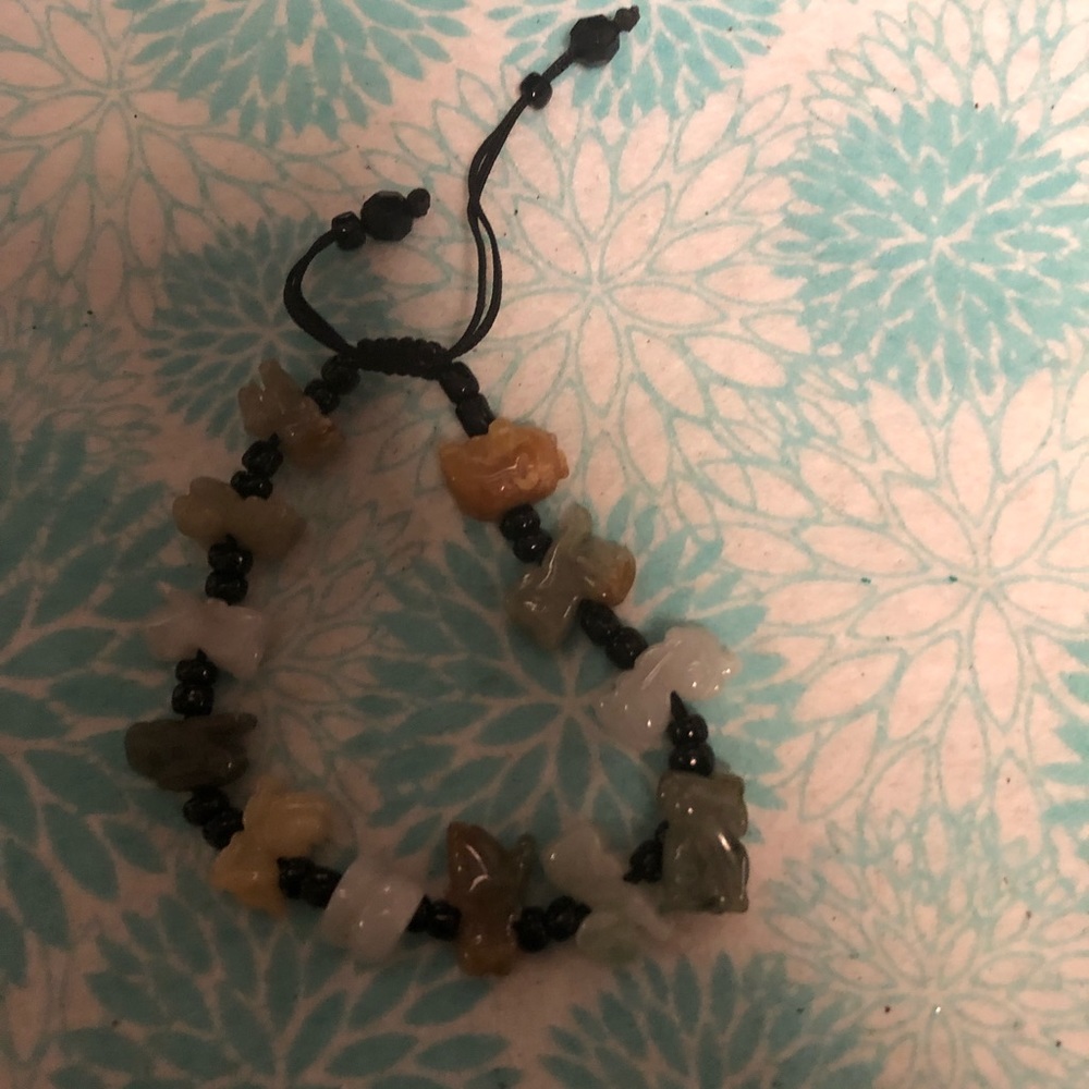 🐲Chinese Carved Jade Animal Fetish Bracelet- 531 $65 or $60 w/offer